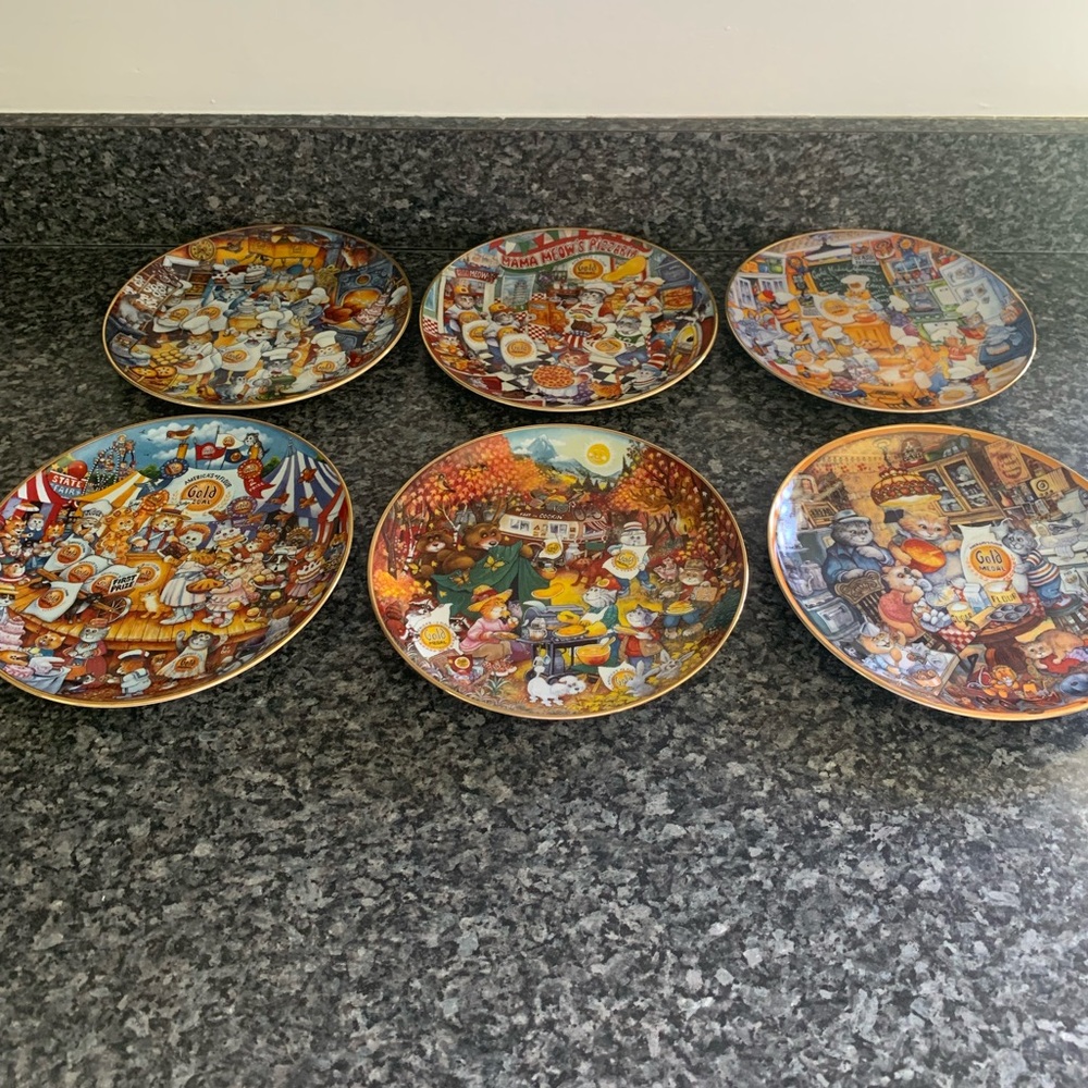 Franklin Mint 6 Gold Medal Flour Cat Plates By Bill Bell with certificates.